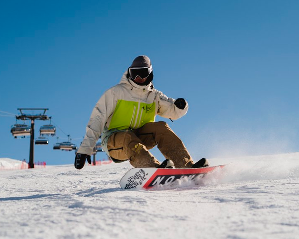 Descubra nuestra colección de gafas de esquiar y de snowboard para niños.  Ultra seguras y extremadamente cómodas para un día perfecto en las pistas.